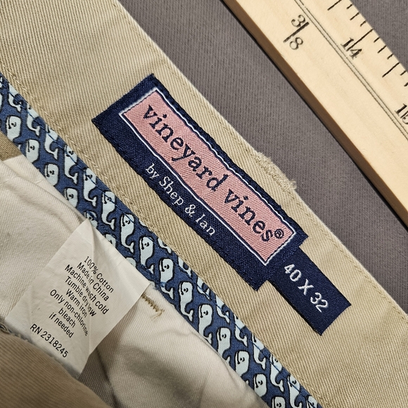 Mens Vineyard Vines Straight Fit Pants Tan Khakis Actual Size 40W x 32L - Picture 2 of 6